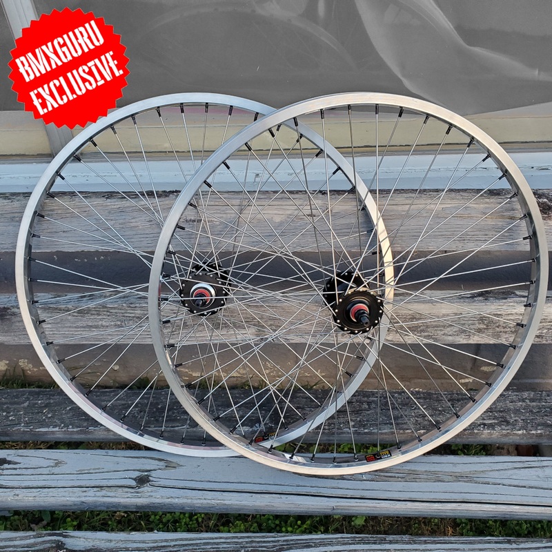 26″ Sun Rhyno Lite 48H Wheelset – Pair – Sealed High Flange – Polished/Black