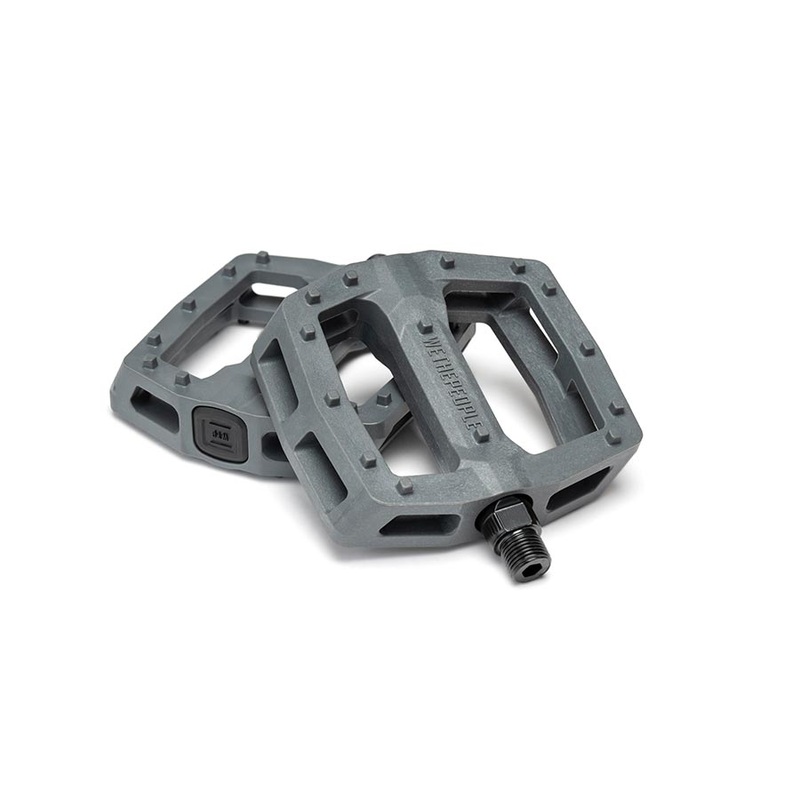 We The People Logic Platform Pedals Body: Nylon Spindle: Cr-Mo 9/16” Grey Pair