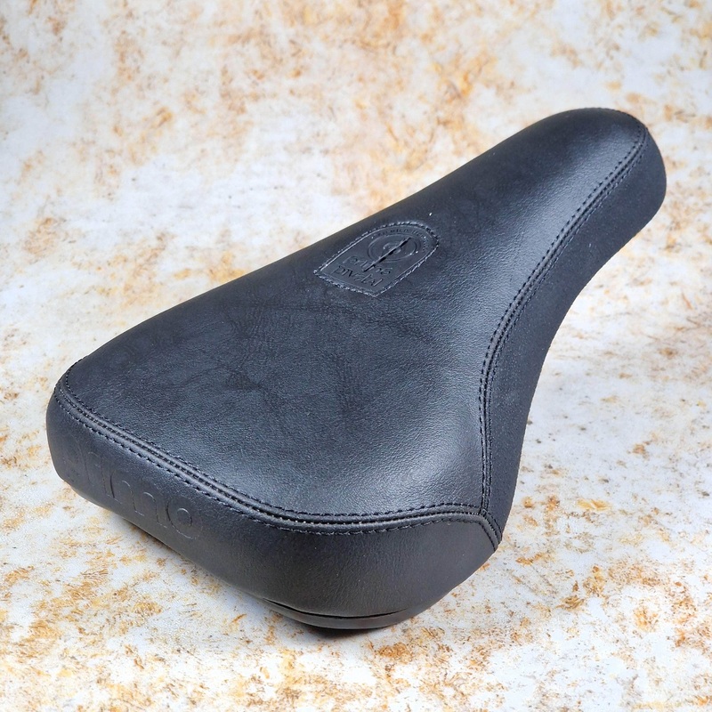 Primo Pro Fat Pivotal Seat Black Black Fat Pivotal