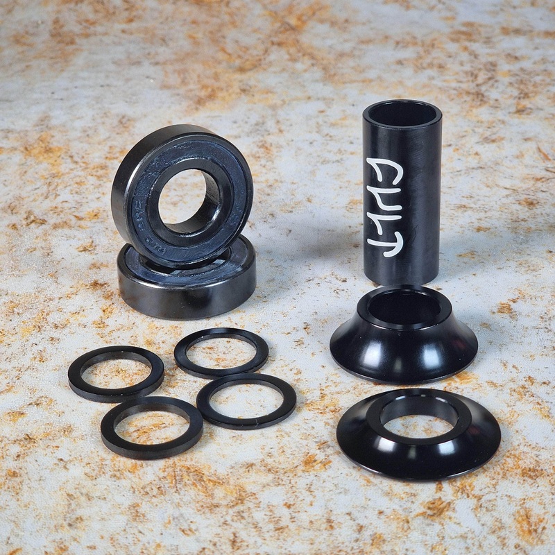 Cult Mid Bottom Bracket Black Black 19mm