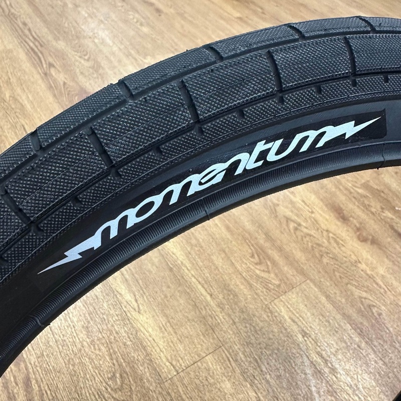 Demolition Momentum Tyre Black Black 20 x 2.00
